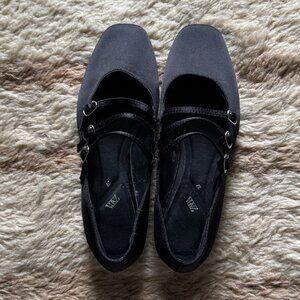 Zara Black Strappy Flats with Square Toe- Size 37 (US 7-7.5) Never worn!